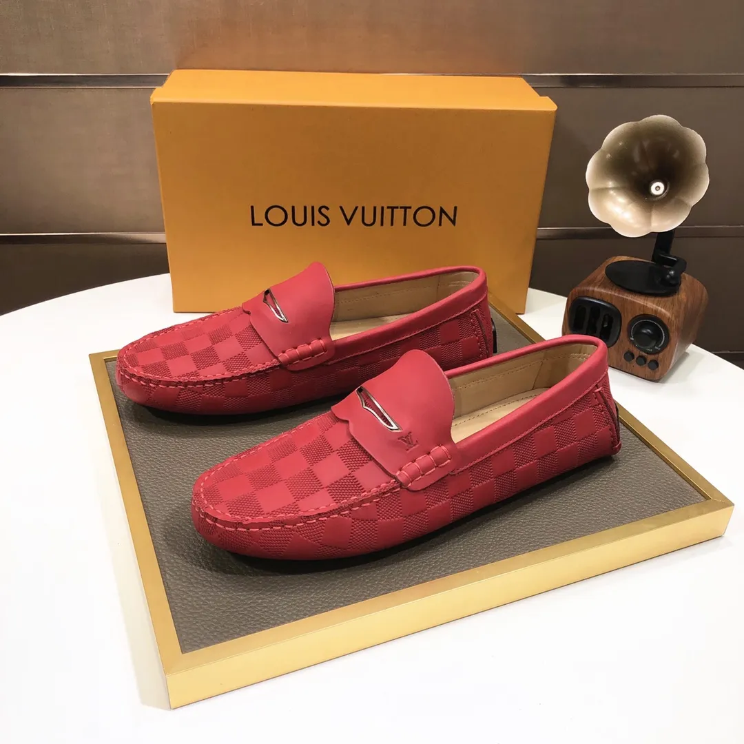 Men's men's shoes 💰420💰 [LV Doudou shoes] (water-dyed cowhide lining) new model is on the market, available on the official website. The new Doudou shoes are processed into single-color materials, and the uppers are made of imported cowhide material. The body of the shoe is fully hemmed with mark thread, and is lined with imported original cowhide leather. The elegant shoe shape is super suitable for all-matching, and the size is 38-44.